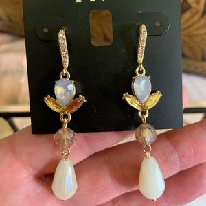 INC Cute dangler earring